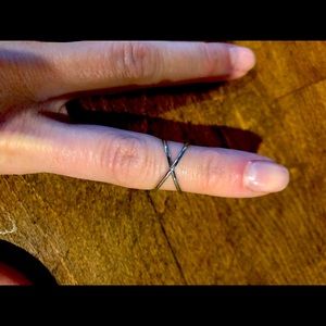 Criss cross silver ring